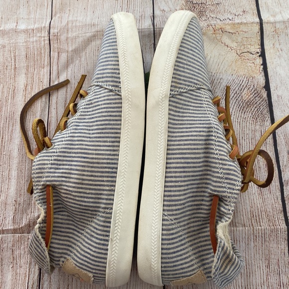 ROXY Encinitas Mid-top Nautical Stripe Sneakers - Picture 5 of 12